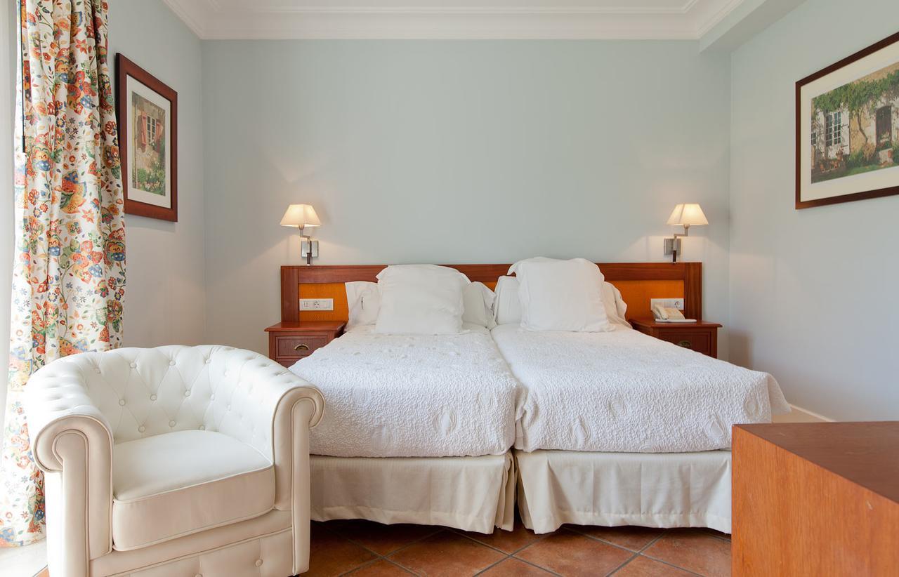Mr Les Rotes Hotel 4*
